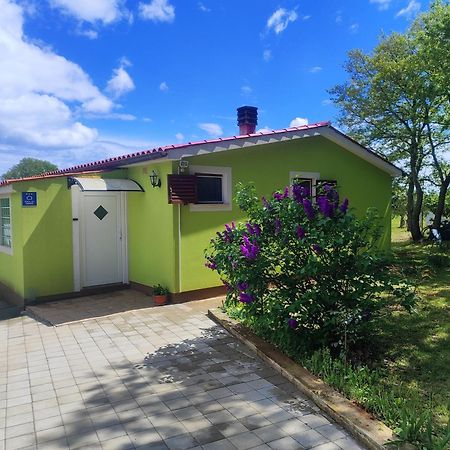 Kuca Za Odmor Tri Sunca Villa Pula Eksteriør billede